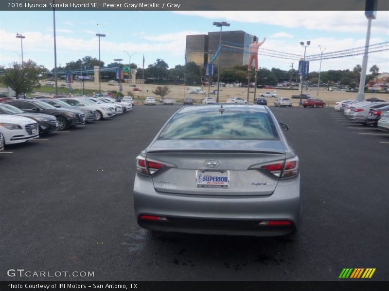 Pewter Gray Metallic / Gray 2016 Hyundai Sonata Hybrid SE