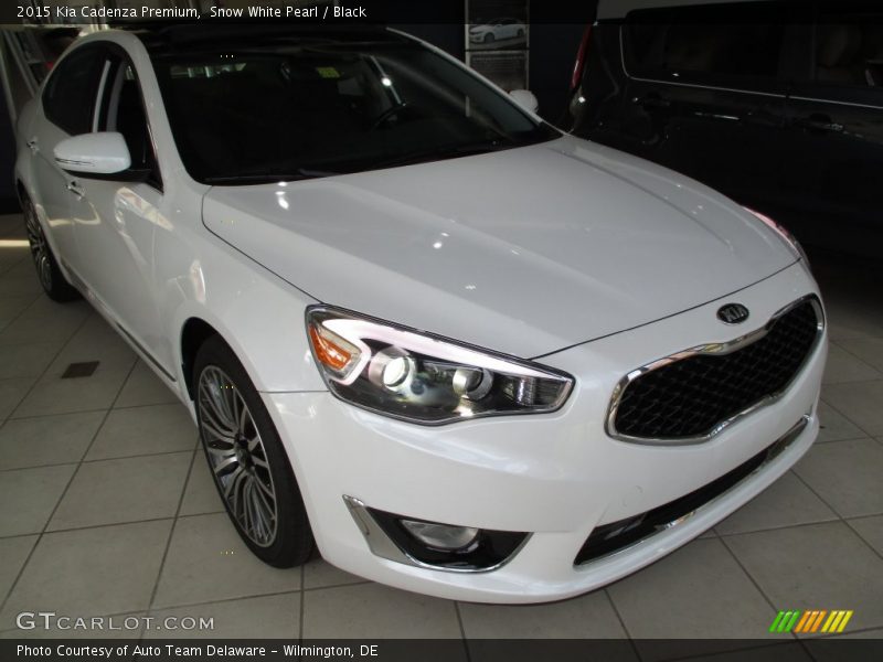 Snow White Pearl / Black 2015 Kia Cadenza Premium