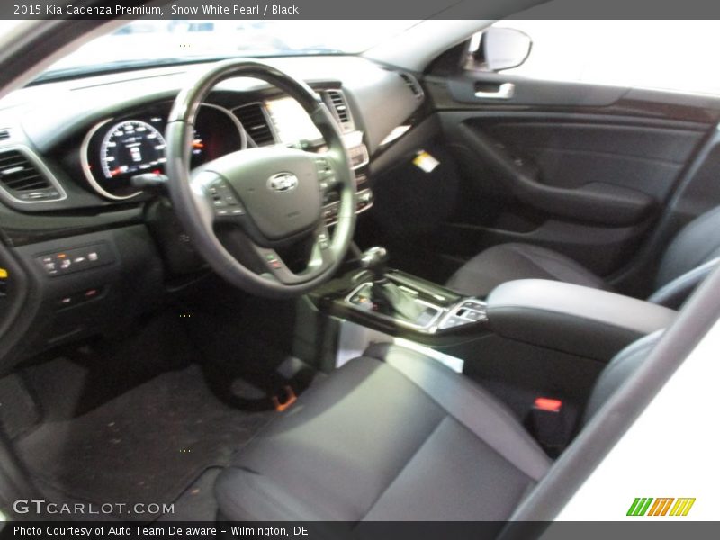 Snow White Pearl / Black 2015 Kia Cadenza Premium