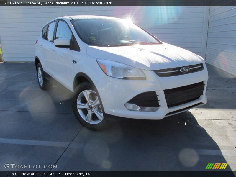 White Platinum Metallic / Charcoal Black 2016 Ford Escape SE