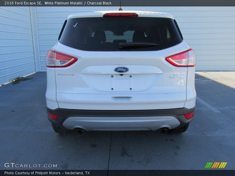 White Platinum Metallic / Charcoal Black 2016 Ford Escape SE