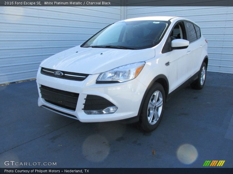 White Platinum Metallic / Charcoal Black 2016 Ford Escape SE