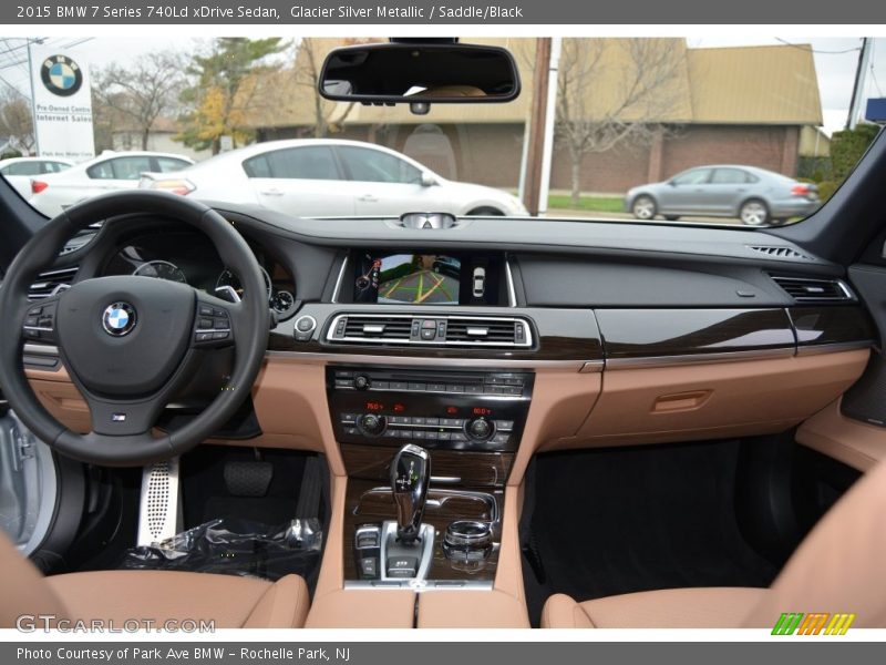 Dashboard of 2015 7 Series 740Ld xDrive Sedan