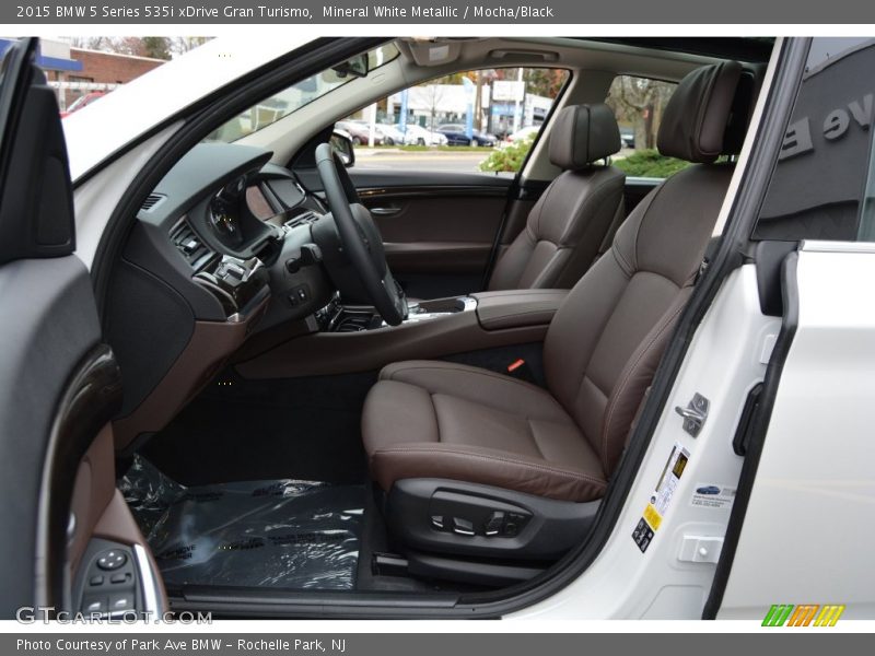 Front Seat of 2015 5 Series 535i xDrive Gran Turismo
