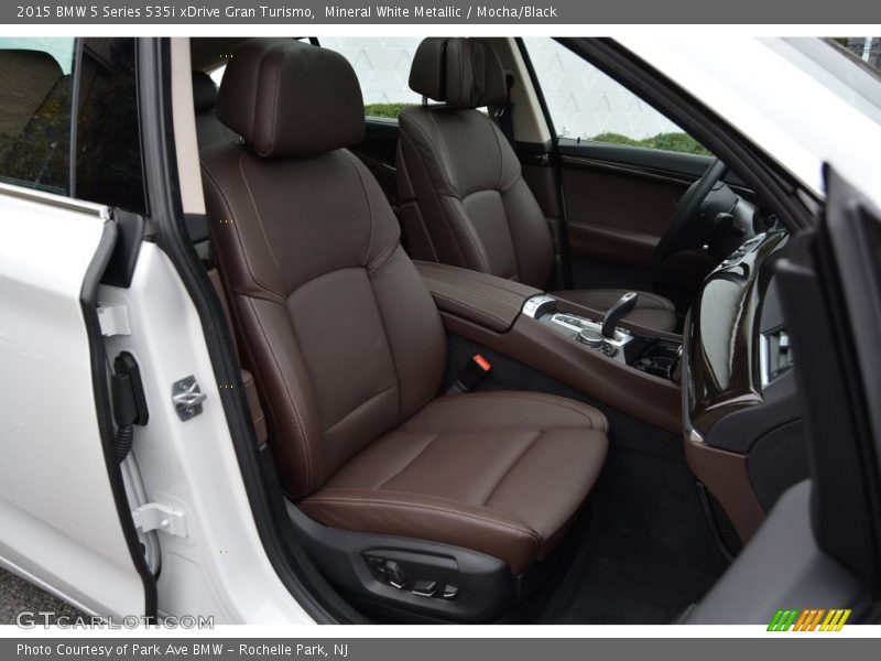 Mineral White Metallic / Mocha/Black 2015 BMW 5 Series 535i xDrive Gran Turismo