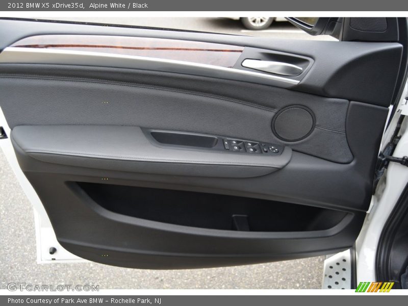 Alpine White / Black 2012 BMW X5 xDrive35d