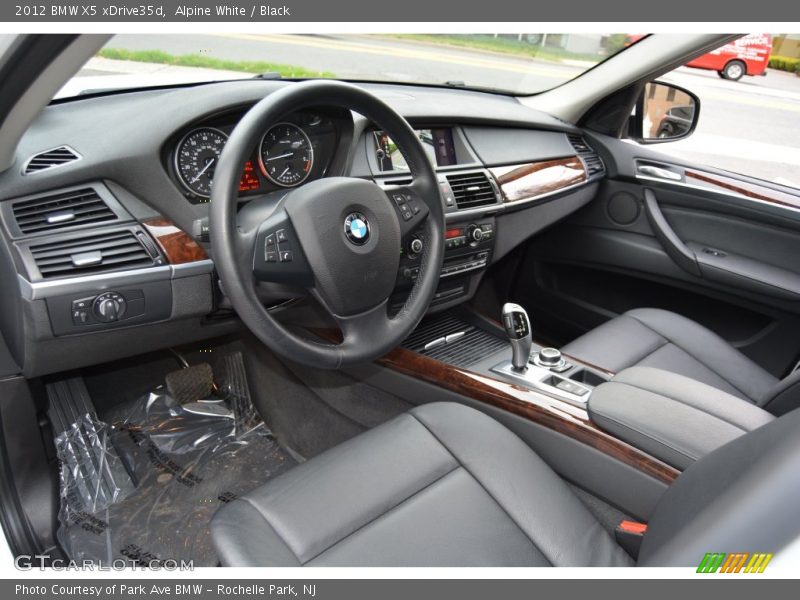 Alpine White / Black 2012 BMW X5 xDrive35d