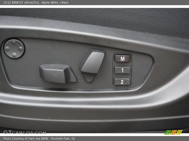 Alpine White / Black 2012 BMW X5 xDrive35d