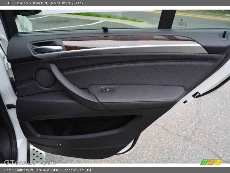 Alpine White / Black 2012 BMW X5 xDrive35d