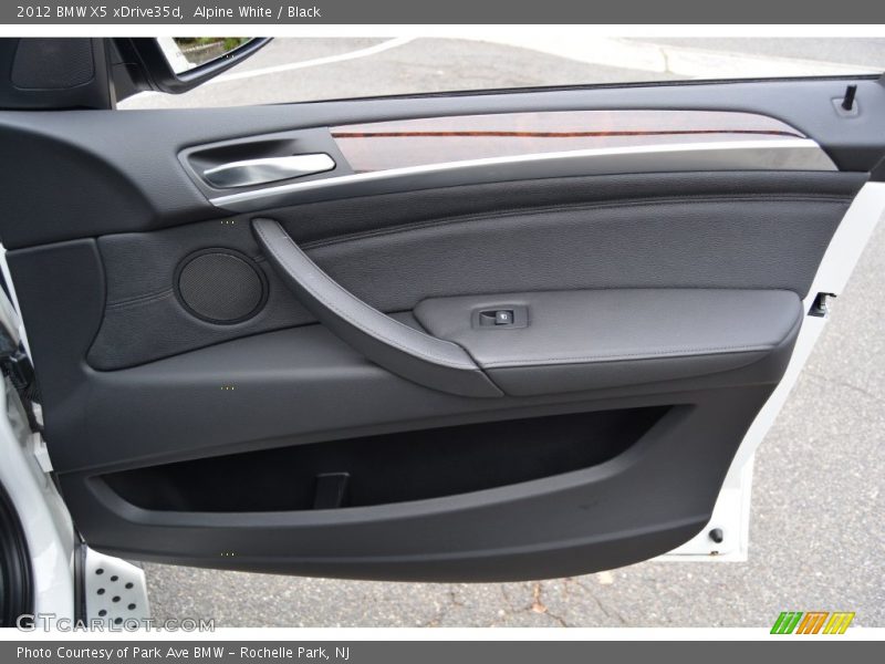 Alpine White / Black 2012 BMW X5 xDrive35d