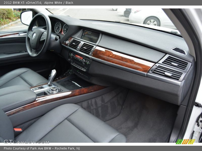 Alpine White / Black 2012 BMW X5 xDrive35d