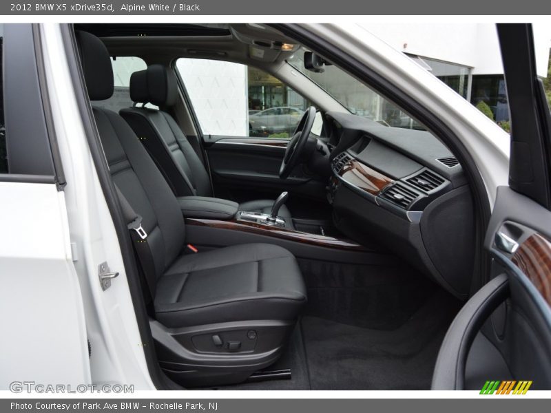 Alpine White / Black 2012 BMW X5 xDrive35d