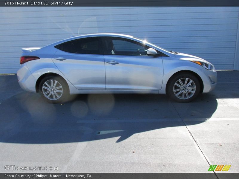Silver / Gray 2016 Hyundai Elantra SE