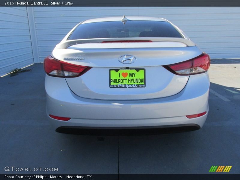 Silver / Gray 2016 Hyundai Elantra SE