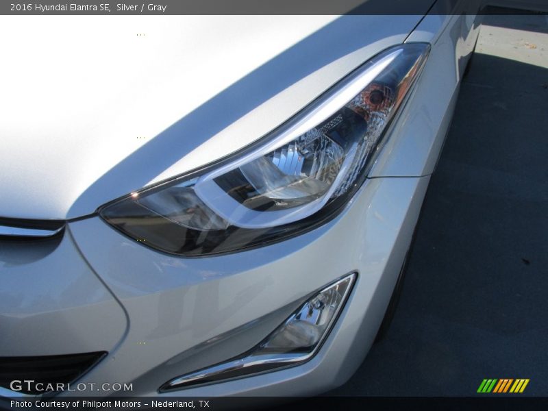Silver / Gray 2016 Hyundai Elantra SE