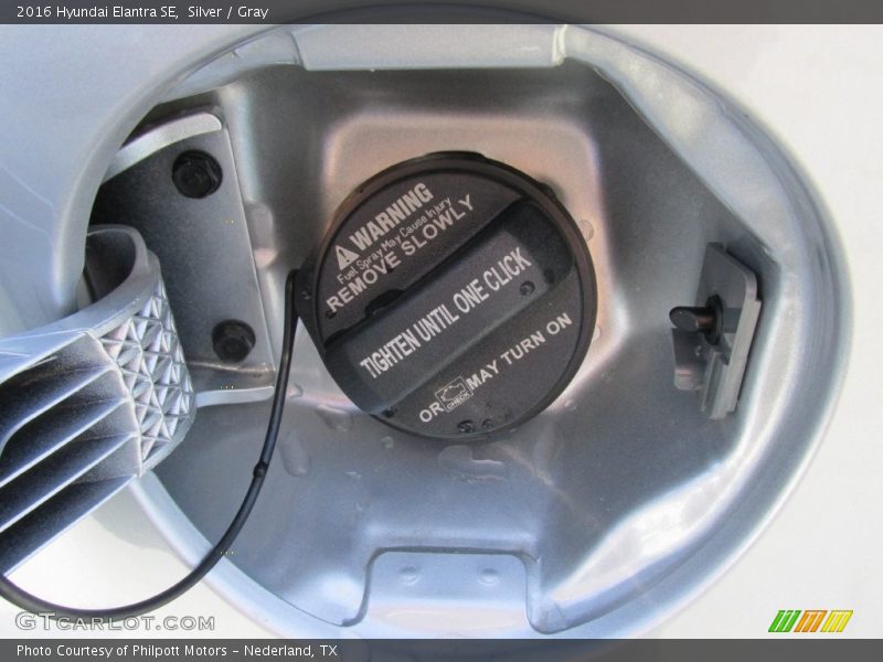 Silver / Gray 2016 Hyundai Elantra SE