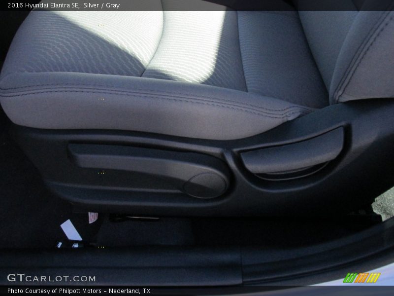 Silver / Gray 2016 Hyundai Elantra SE