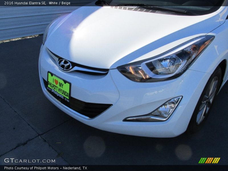 White / Beige 2016 Hyundai Elantra SE
