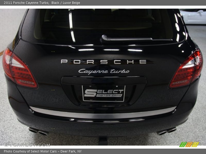 Black / Luxor Beige 2011 Porsche Cayenne Turbo