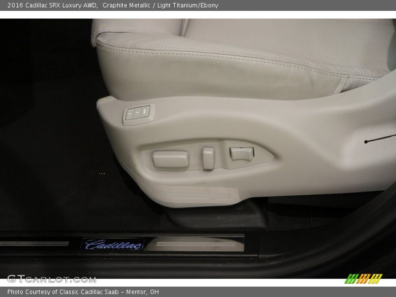 Graphite Metallic / Light Titanium/Ebony 2016 Cadillac SRX Luxury AWD