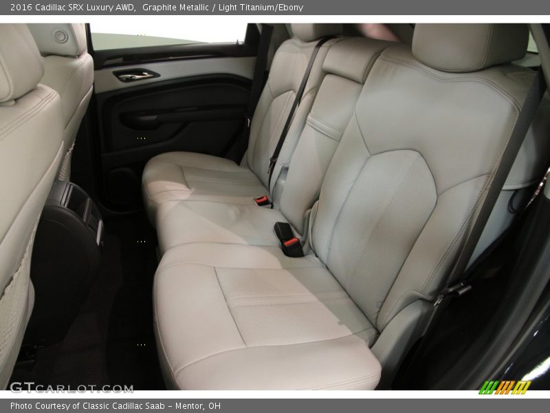 Graphite Metallic / Light Titanium/Ebony 2016 Cadillac SRX Luxury AWD