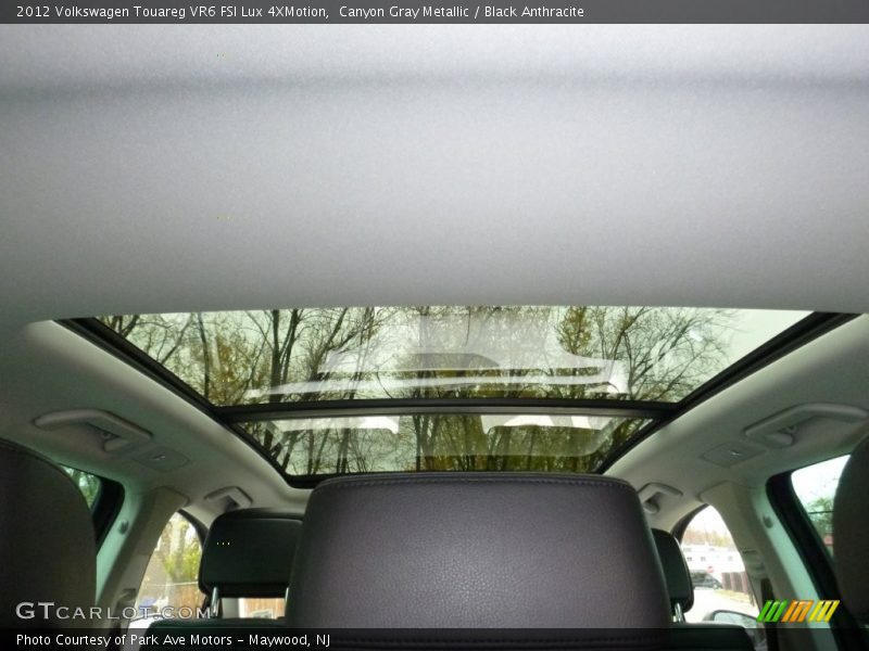 Canyon Gray Metallic / Black Anthracite 2012 Volkswagen Touareg VR6 FSI Lux 4XMotion