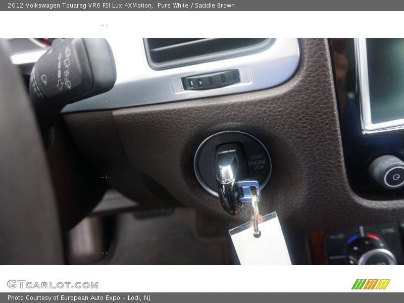 Pure White / Saddle Brown 2012 Volkswagen Touareg VR6 FSI Lux 4XMotion