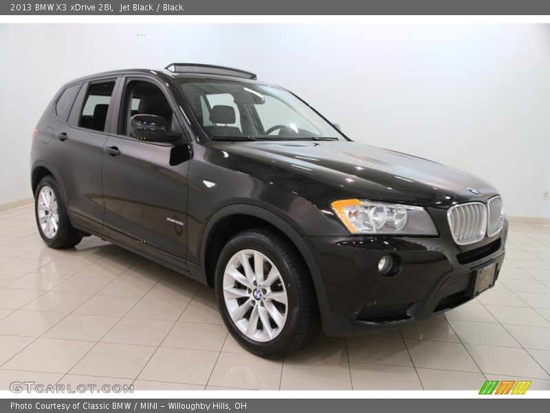 Front 3/4 View of 2013 X3 xDrive 28i