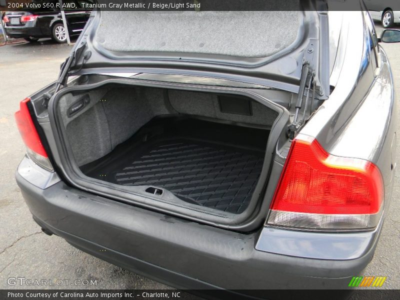  2004 S60 R AWD Trunk