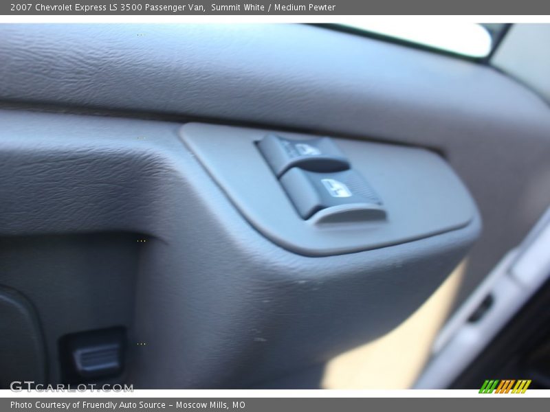 Summit White / Medium Pewter 2007 Chevrolet Express LS 3500 Passenger Van