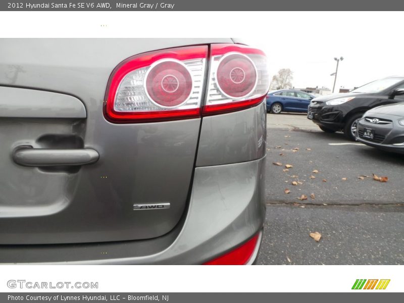 Mineral Gray / Gray 2012 Hyundai Santa Fe SE V6 AWD