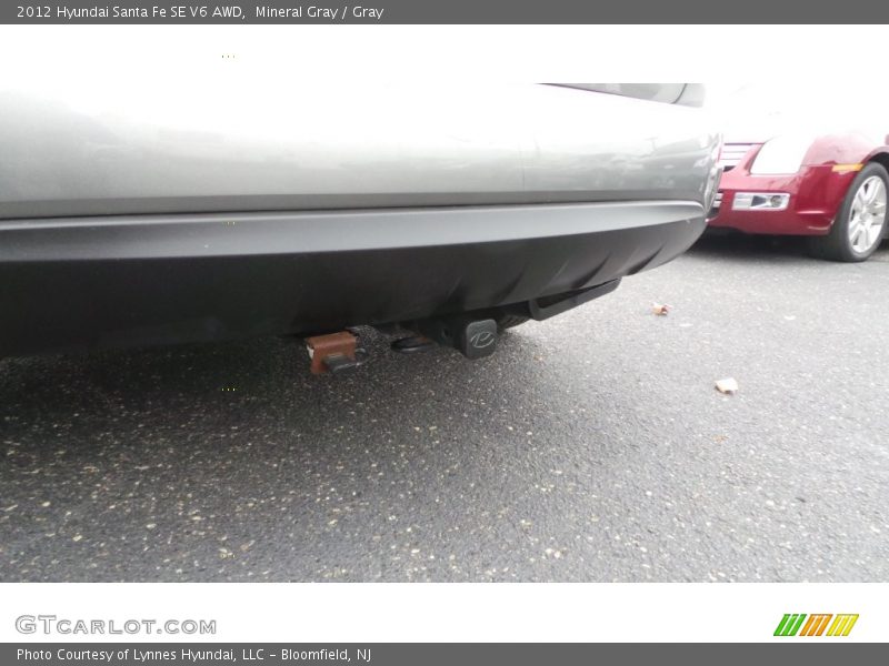 Mineral Gray / Gray 2012 Hyundai Santa Fe SE V6 AWD