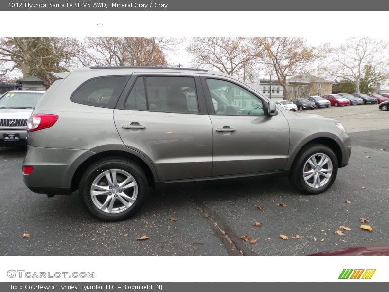 Mineral Gray / Gray 2012 Hyundai Santa Fe SE V6 AWD