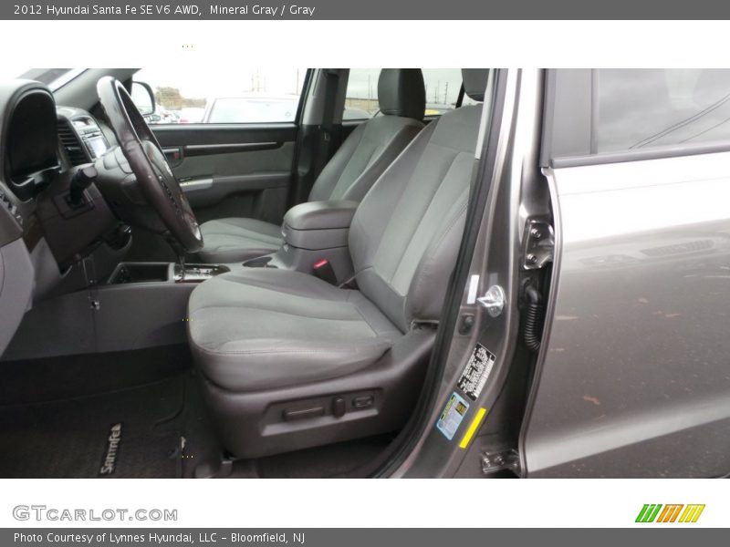 Mineral Gray / Gray 2012 Hyundai Santa Fe SE V6 AWD