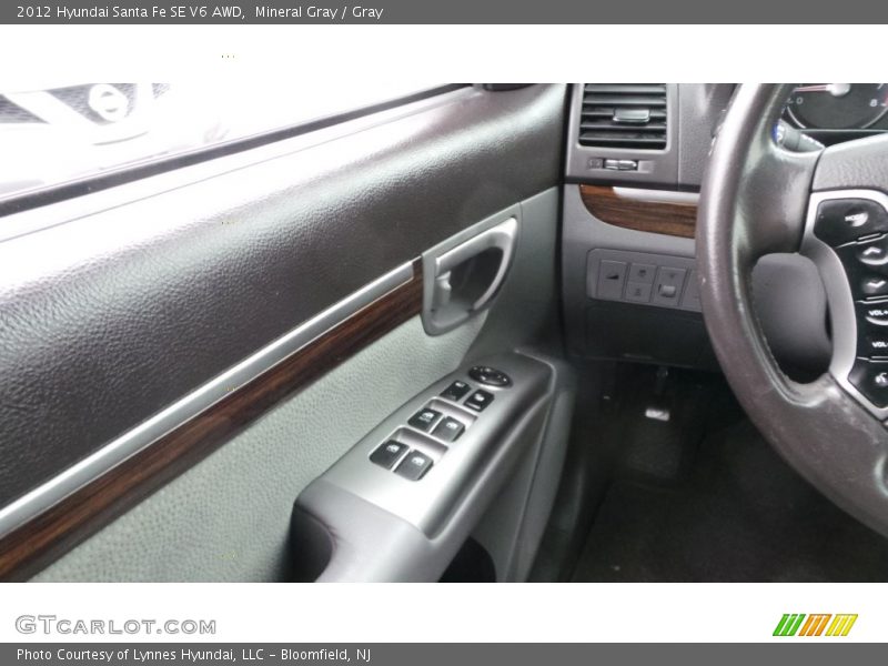 Mineral Gray / Gray 2012 Hyundai Santa Fe SE V6 AWD