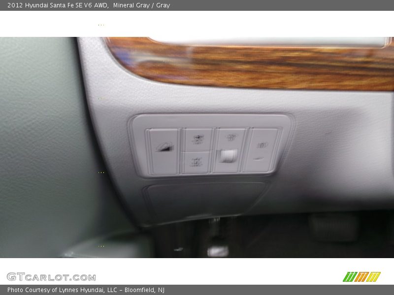 Mineral Gray / Gray 2012 Hyundai Santa Fe SE V6 AWD