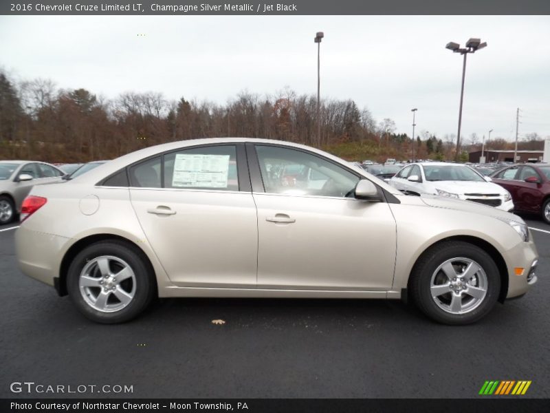 Champagne Silver Metallic / Jet Black 2016 Chevrolet Cruze Limited LT