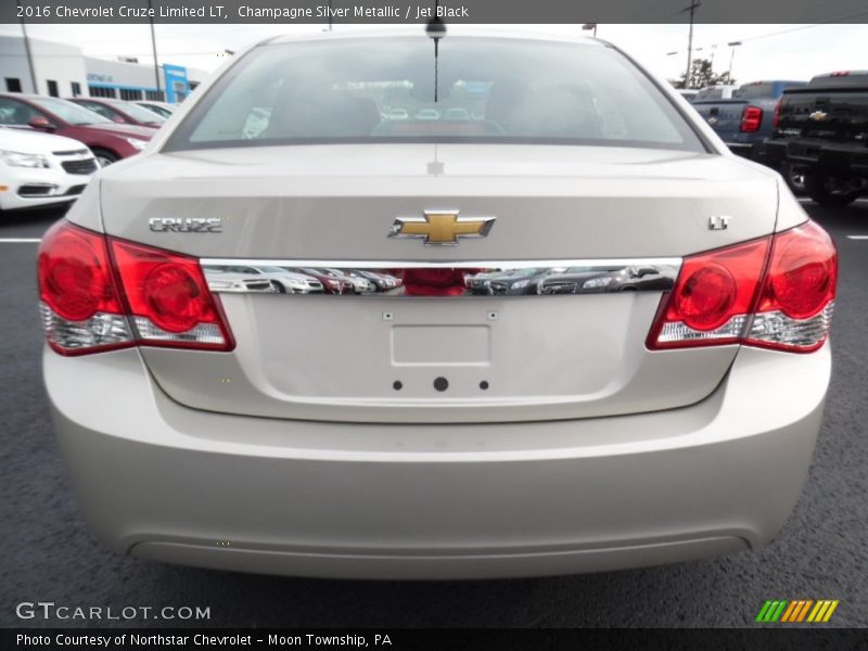 Champagne Silver Metallic / Jet Black 2016 Chevrolet Cruze Limited LT
