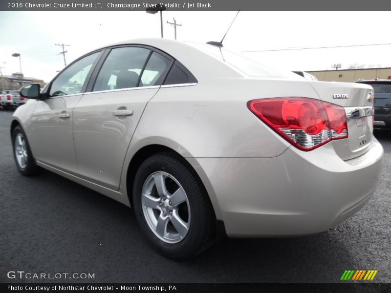 Champagne Silver Metallic / Jet Black 2016 Chevrolet Cruze Limited LT