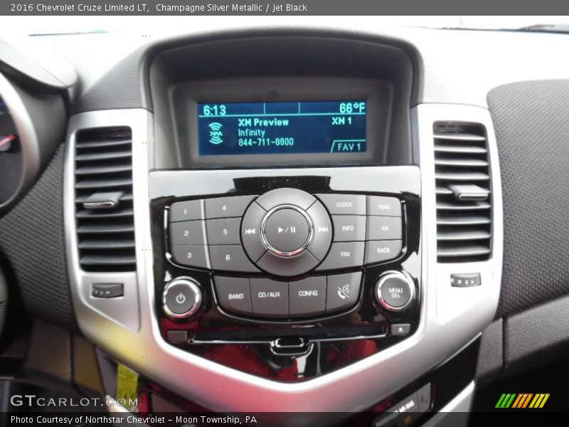 Champagne Silver Metallic / Jet Black 2016 Chevrolet Cruze Limited LT