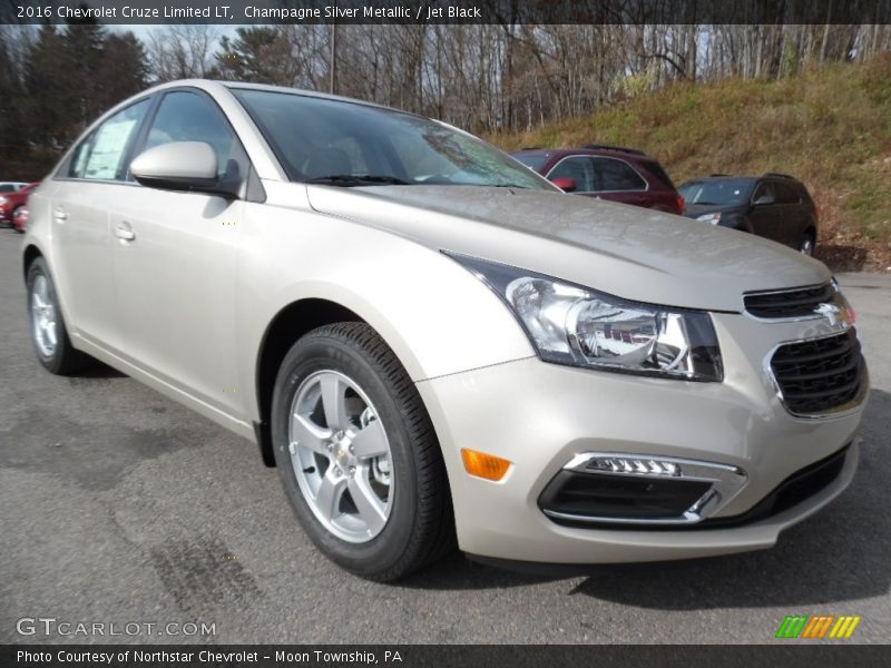 Champagne Silver Metallic / Jet Black 2016 Chevrolet Cruze Limited LT