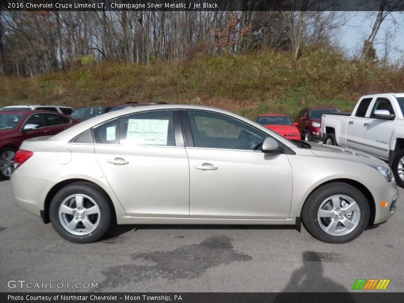 Champagne Silver Metallic / Jet Black 2016 Chevrolet Cruze Limited LT