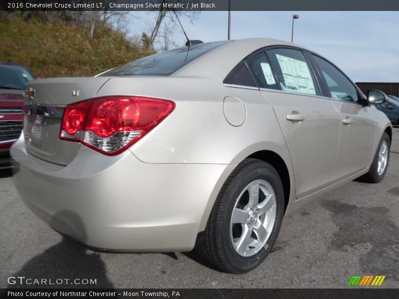 Champagne Silver Metallic / Jet Black 2016 Chevrolet Cruze Limited LT