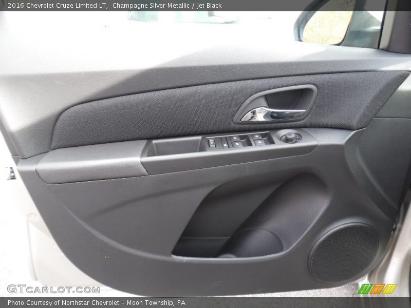 Champagne Silver Metallic / Jet Black 2016 Chevrolet Cruze Limited LT