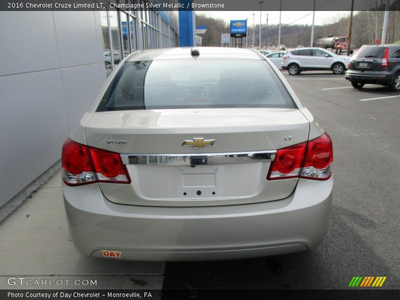 Champagne Silver Metallic / Brownstone 2016 Chevrolet Cruze Limited LT