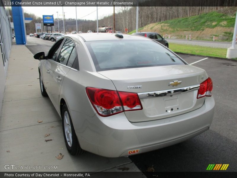 Champagne Silver Metallic / Brownstone 2016 Chevrolet Cruze Limited LT