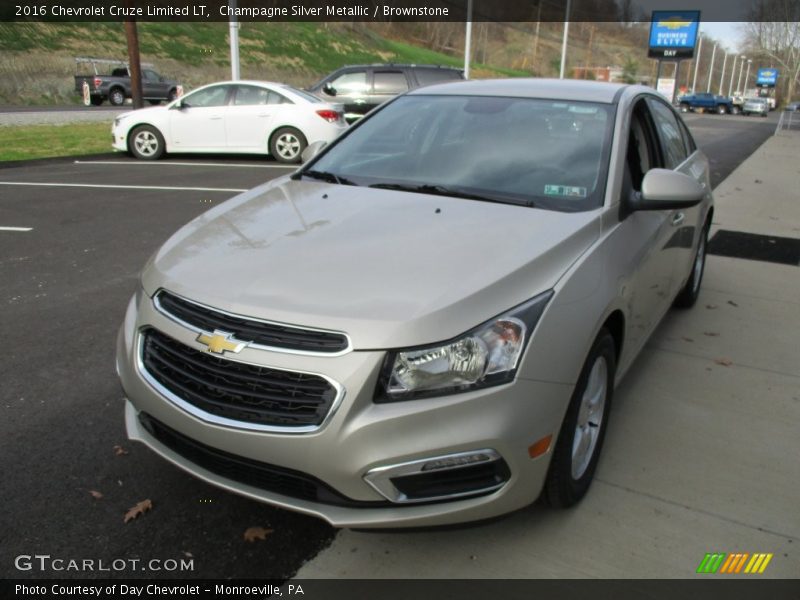 Champagne Silver Metallic / Brownstone 2016 Chevrolet Cruze Limited LT
