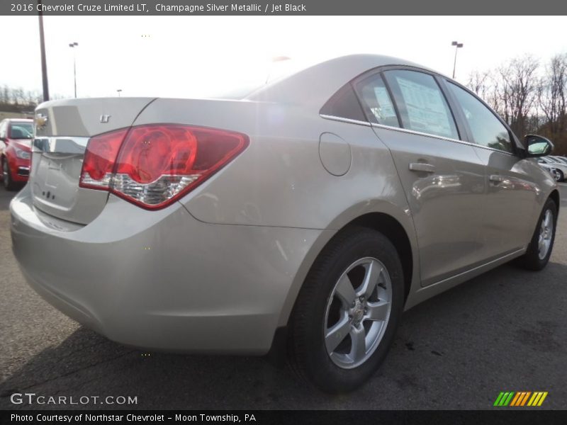 Champagne Silver Metallic / Jet Black 2016 Chevrolet Cruze Limited LT