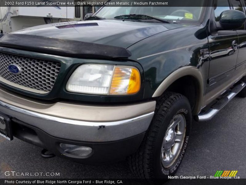 Dark Highland Green Metallic / Medium Parchment 2002 Ford F150 Lariat SuperCrew 4x4