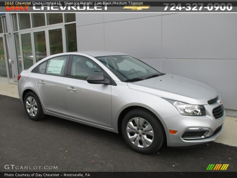 Silver Ice Metallic / Jet Black/Medium Titanium 2016 Chevrolet Cruze Limited LS